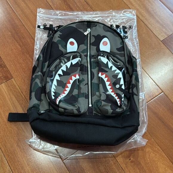 NWT Bape 1st Camo Shark Day Pack Black - Picture 1 of 13